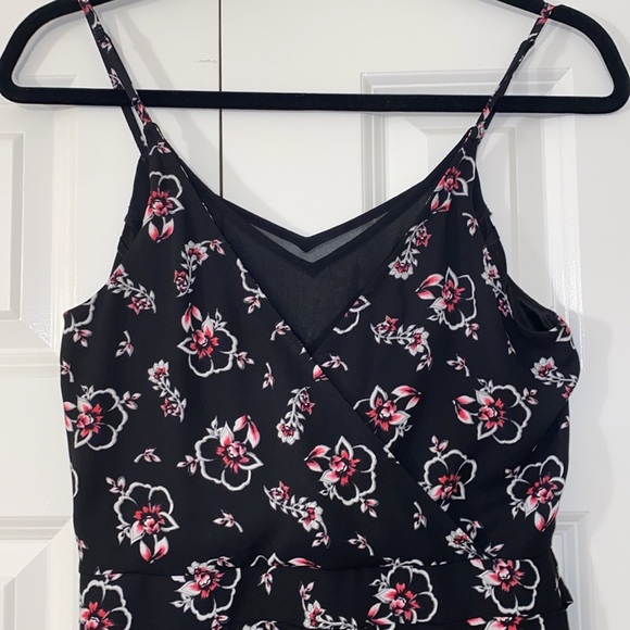 Express Floral Romper 6 - Picture 7 of 9